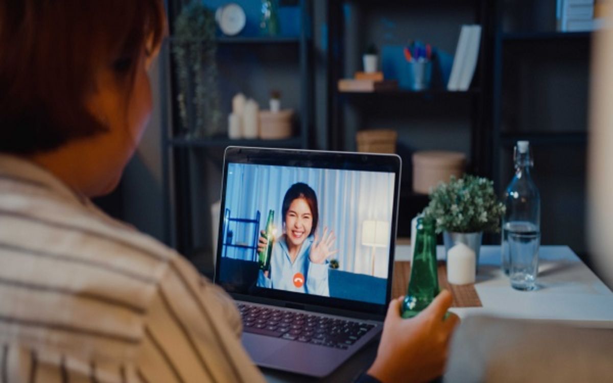 Cách kiếm tiền trên điện thoại nhờ trò chuyện cùng người lạ