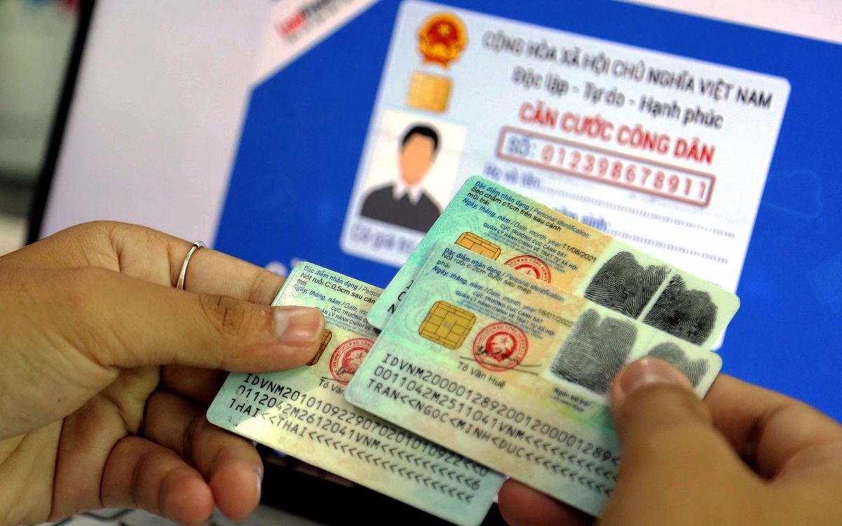 Chuẩn bị giấy tờ tùy thân để tiến hành đổi tiền