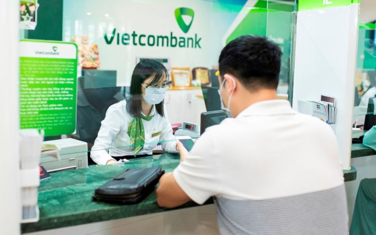 Nên ưu tiên đổi tiền đô rách tại ngân hàng thương mại uy tín