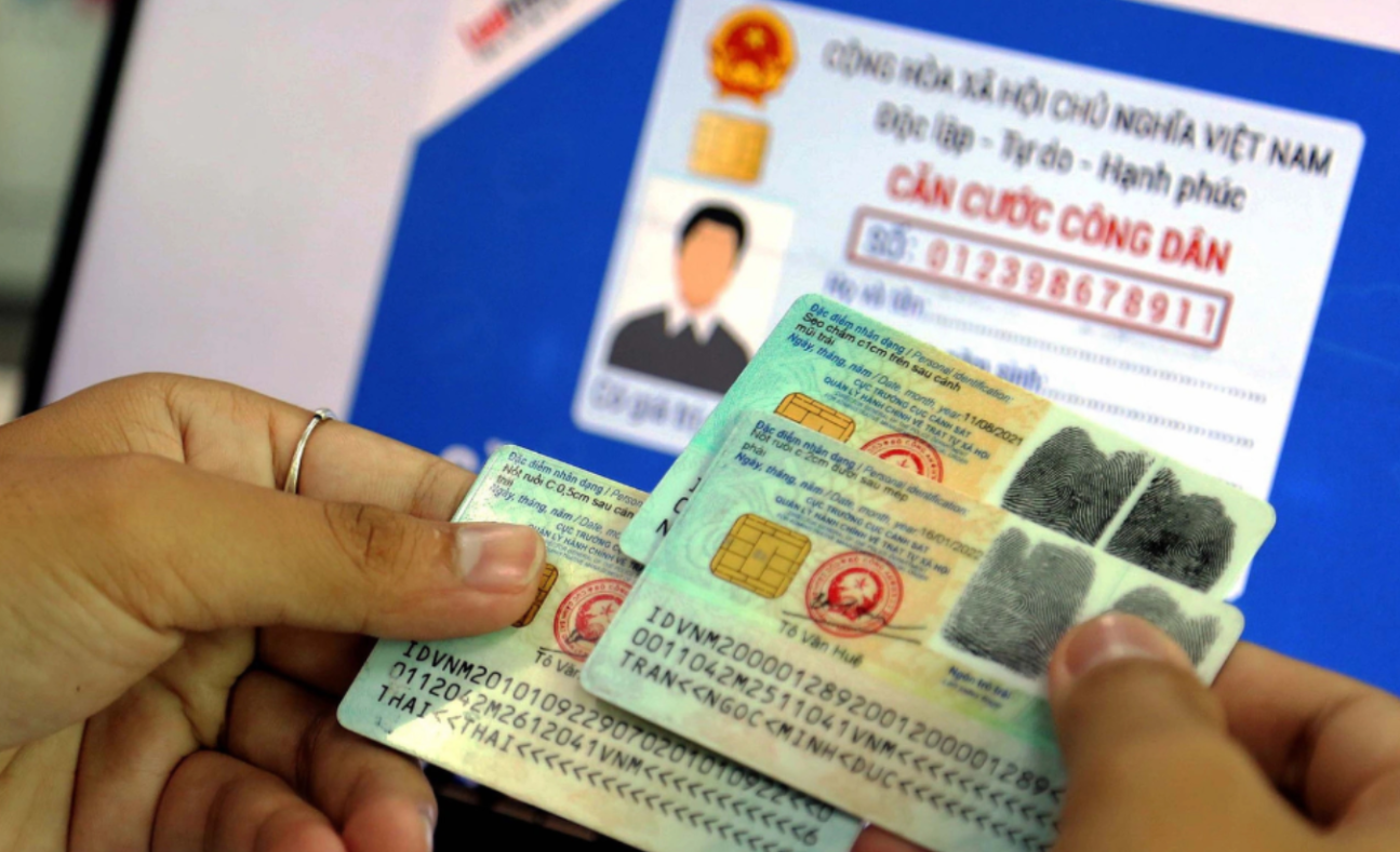 Chuẩn bị giấy tờ tùy thân trước khi đổi tiền rách ở ngân hàng